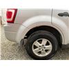 Image 12 : 2008 FORD ESCAPE, SILVER, 244596 KMS, FRONT WHEEL DRIVE. - DA00814