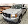 Image 3 : 2011 GMC SIERRA, SILVER, 275903 KMS, 4X4. - D348404