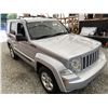 Image 9 : 2012 JEEP LIBERTY, SILVER, 228410 KMS, FOUR WHEEL DRIVE. - D101883