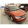 Image 10 : 2013 DODGE JOURNEY, ORANGE, 224108 KMS, FRONT WHEEL DRIVE. - B715501