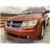 Image 2 : 2013 DODGE JOURNEY, ORANGE, 224108 KMS, FRONT WHEEL DRIVE. - B715501