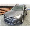 Image 3 : 2011 VW TIGUAN, GREY, 292340 KMS, ALL WHEEL DRIVE. - B526049