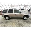 Image 11 : 2002 CHEVROLET TRAIL BLAZER, GOLD, 249994 KMS, 4 WHEEL DRIVE. - D435097