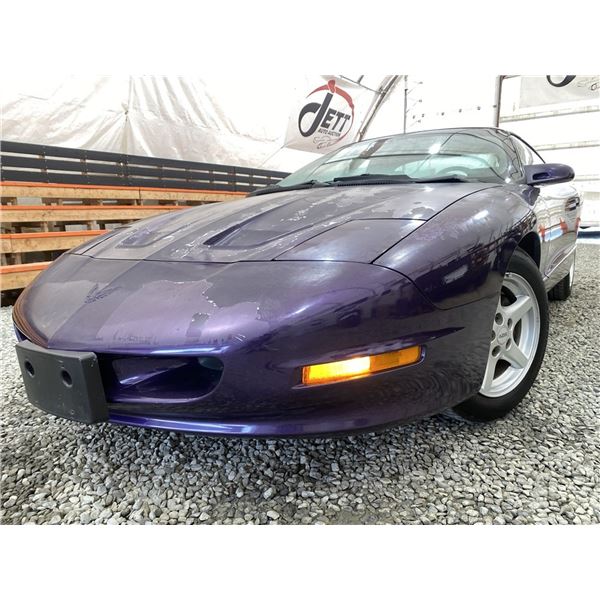 1997 PONTIAC FIRE BIRD, PURPLE, 151940 KMS, REAR WHEEL DRIVE. - P213412