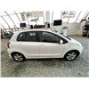 Image 12 : 2008 TOYOTA YARIS, WHITE, 210383 KMS, FRONT WHEEL DRIVE. - D153947