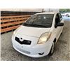 Image 3 : 2008 TOYOTA YARIS, WHITE, 210383 KMS, FRONT WHEEL DRIVE. - D153947