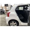 Image 40 : 2008 TOYOTA YARIS, WHITE, 210383 KMS, FRONT WHEEL DRIVE. - D153947
