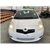 Image 6 : 2008 TOYOTA YARIS, WHITE, 210383 KMS, FRONT WHEEL DRIVE. - D153947