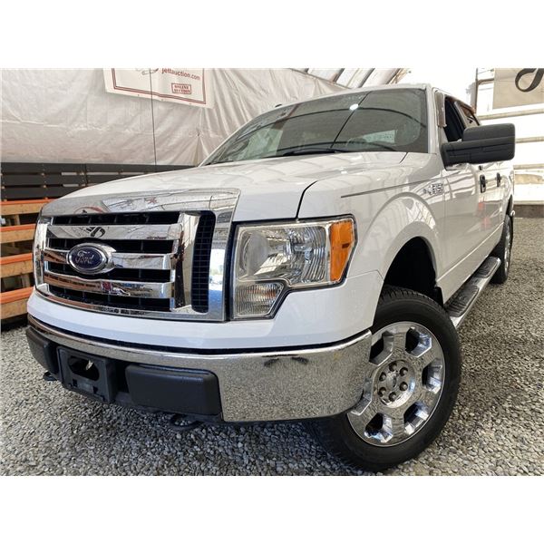 2012 FORD F-150 SUPERCREW, WHITE, 184342 KMS, FOUR WHEEL DRIVE. - DC27483