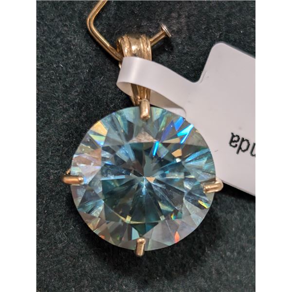 $1200  10K(1.65G),Moissanite(8Ct) Pendant