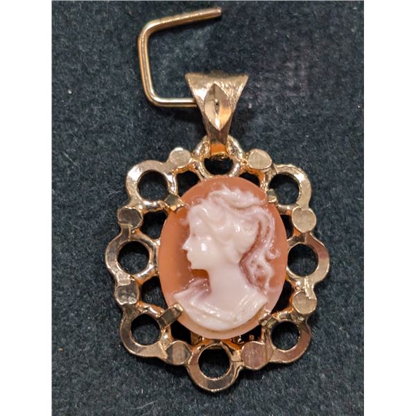 $600  10K(1.07G),Cameo Pendant
