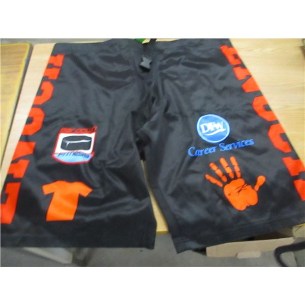 MEN'S SHORTS (SIZE XL)
