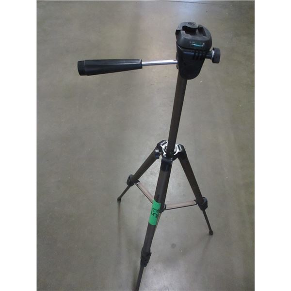 CAMERA STYLE TRIPOD