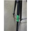 Image 2 : CAMERA STYLE TRIPOD