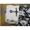 Image 3 : 3 SWEATER TOPS (ASSORTED SIZES)