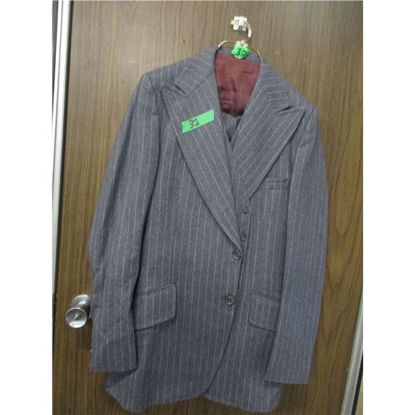 3 PIECE SUIT (APPROX. SIZE 48)