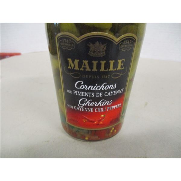 FREIGHT DAMAGE (AS IS):  MAILLE GERKINS WITH CAYENNE CHILI PEPPERS (400 ML) - JAR