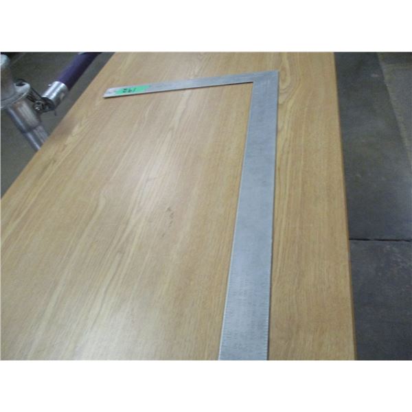 METAL SQUARE