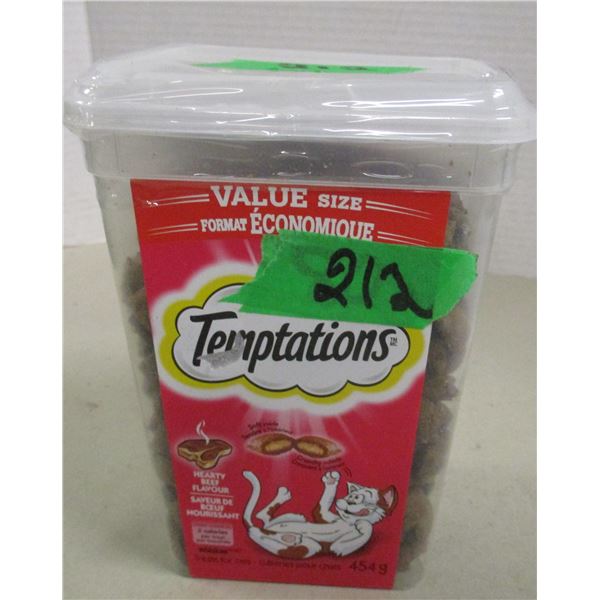 NEW:  TEMPTATIONS HEARTY BEEF FLAVOR CAT TREATS (454G) - CONTAINER