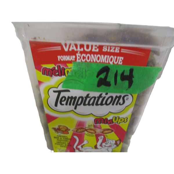NEW:  TEMPTATIONS CHICKEN/BEEF/TURNKEY FLAVOR CAT TREATS (454G) - CONTAINER