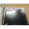 Image 6 : BOX C/W LP RECORDS