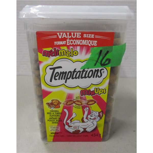 NEW:  TEMPTATIONS MIX UP MEATY CAT TREATS (454G) - TUB