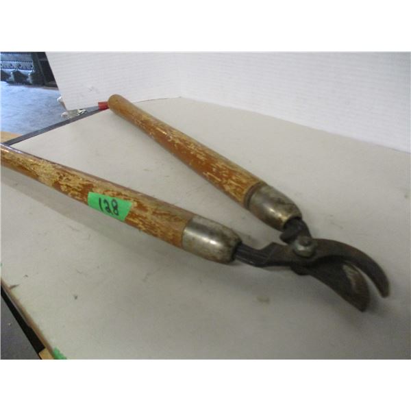 ESTATE:  SET OF SHEARS
