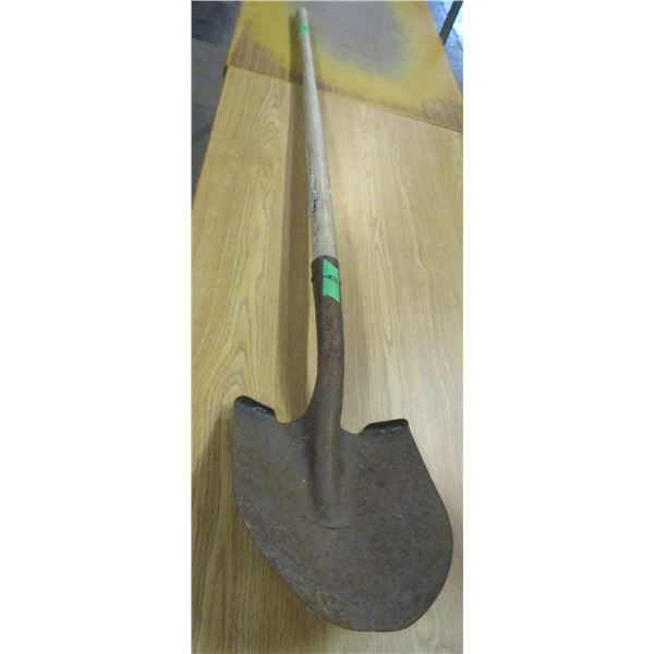 ESTATE:  LONG HANDLE ROUND POINTED SHOVEL