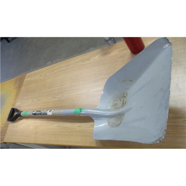 ESTATE:  SHORT HANDLE ALUMINUM SHOVEL