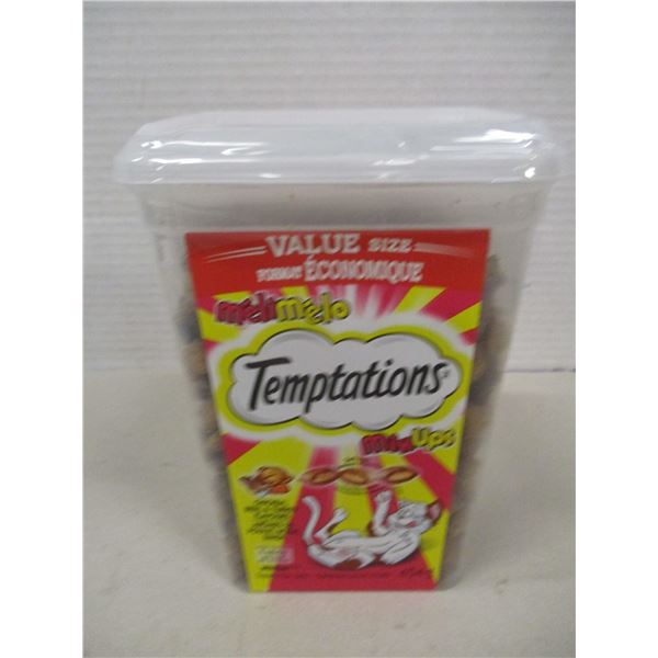 NEW:  TEMPTATIONS MIX UP CAT TREATS (454G) - TUB