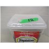 Image 3 : NEW:  TEMPTATIONS HEARTY BEEF FLAVOR CAT TREATS (454G) - TUB