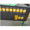 Image 3 : 3 PIECE UNDER COUNTER LIGHTS - BOX