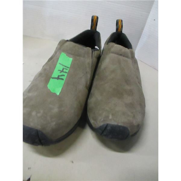 LIKE NEW:  MEN'S MORRELL SUEDE SHOES (SIZE 11)