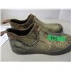 Image 2 : MEN'S CAMO RUBBER SHOES (SIZE 11)