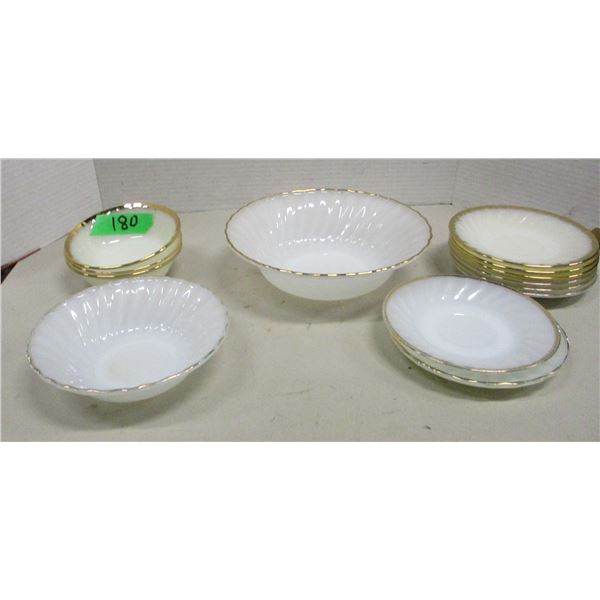 COLLECTABLE:  ASSORTMENT OF FIRE KING & ANCHOR HOCKING DISHES