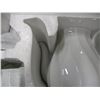Image 3 : COLLECTABLE:  3 PIECE PORCELAIN TEA SET