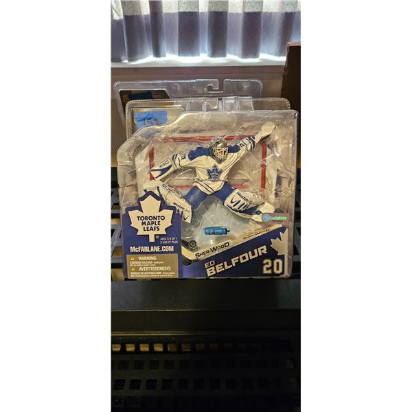 Toronto Maple Leaf Ed Belfour # 20 Action Figure