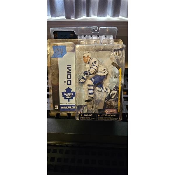 Toronto Maple Leaf Tie Domi # 28 Collectable Action Figure