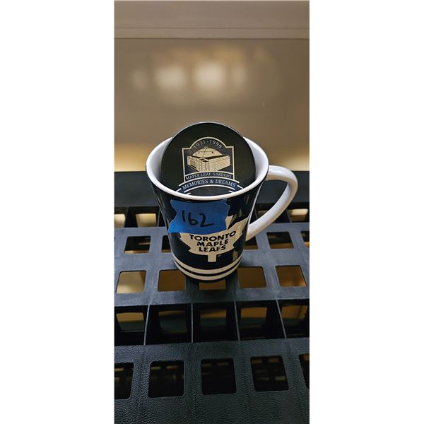 Toronto Maple Leaf Mug and Puck Collectable