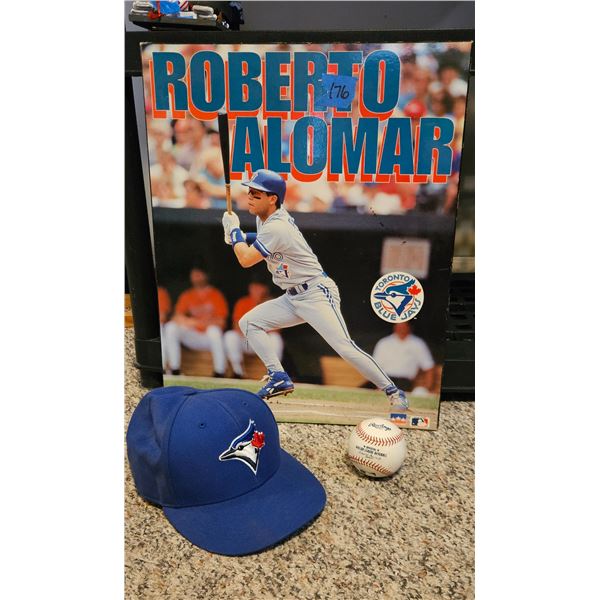 Toronto Blue Jays Pack: Hat Baseball and Robert Alomar Wall Hanging
