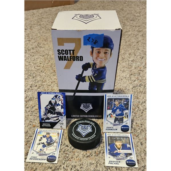 Royals Hockey - Scott Walford # 7 Collectable and a puck