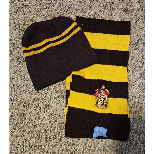 Halloween Costume Youth: Harry Potter Toque/Beanie and Scarf