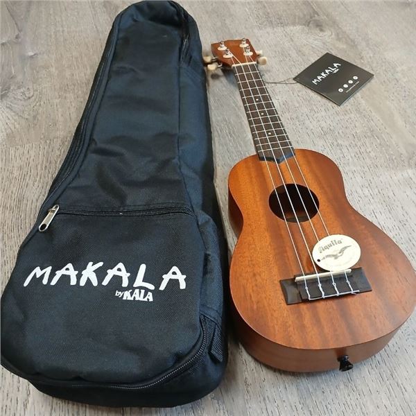 Makala Soprano Ukulele Set