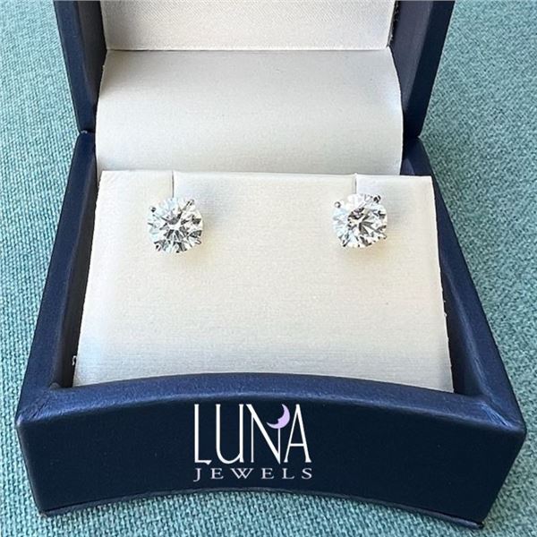 Stunning LG Diamond Stud Earrings