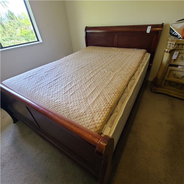 Queensize Sleigh Bed C