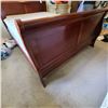 Image 3 : Queensize Sleigh Bed C