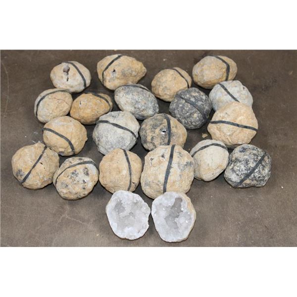 (20) QUARTZ GEODES (ONE$)