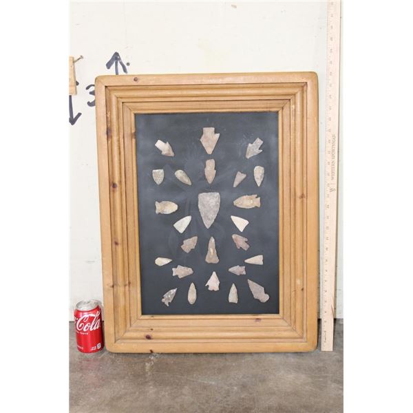 25 Prehistoric South Texas ARROWHEADS with Bandera Flint Arrow Points in a Glass and Wood Frame