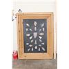 Image 1 : 25 Prehistoric South Texas ARROWHEADS with Bandera Flint Arrow Points in a Glass and Wood Frame