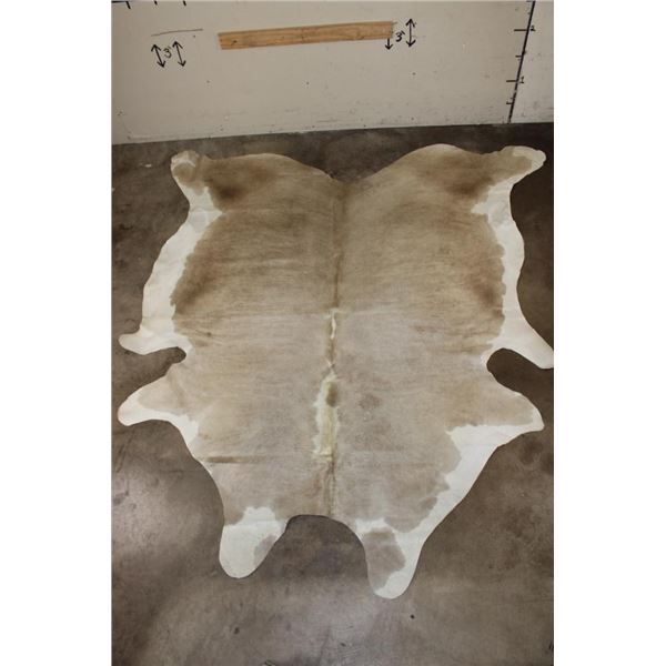 *Brand New* XXL "Champagne" and White COW HIDE